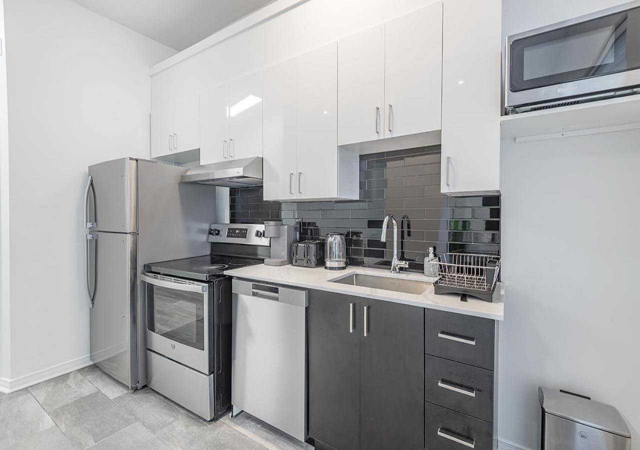 Spacious 5-bed Oasis In The Heart Of Downtown-5 Min To Bell Center, Free Parking Appartement *