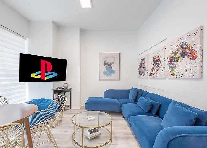 Spacious 5-Bed Oasis In The Heart Of Downtown-5 Min To Bell Center, Free Parking